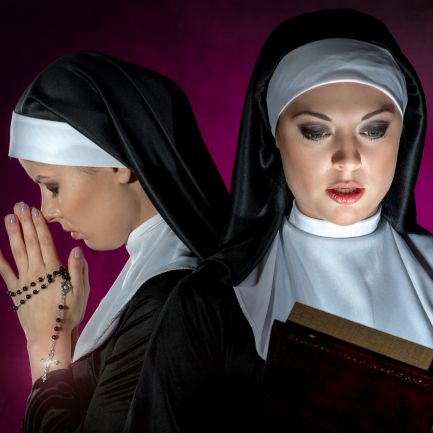 EraSpooky Naughty Nonne Kostüm Für Damen – Schwarzes Minikleid Mit Schleier, Ausgestellten Ärmeln & Schnürdetails – Für Halloween & Mottopartys EraSpooky Naughty Nonne Kostüm Für Damen – Schwarzes Minikleid Mit Schleier, Ausgestellten Ärmeln & Schnürdetails – Für Halloween & Mottopartys