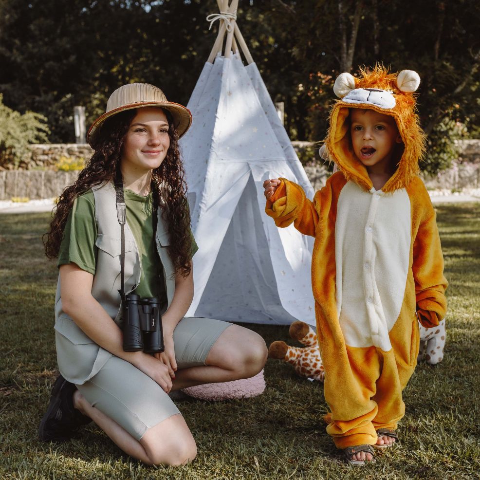 Disfraz madree e hijo (león y exploradora)