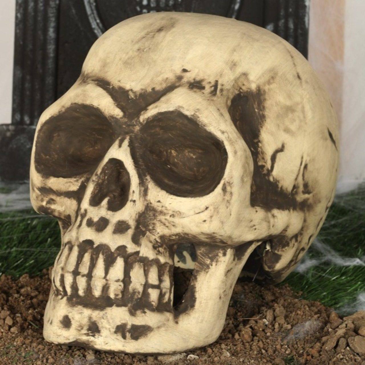 Großer Totenkopf aus Schaumstoff