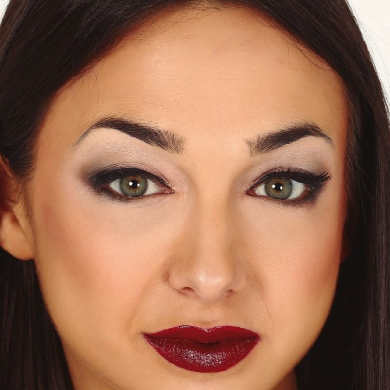 Lange schwarze Wimpern