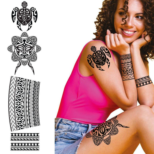 Schwarze Schildkröten- und Blumen-Tattoos